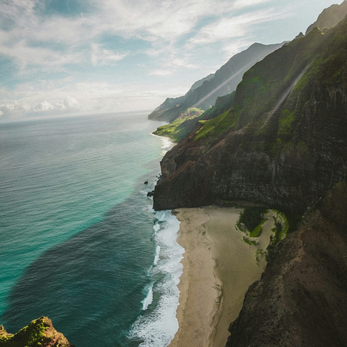 photo-1542309174-d33b34ce6ea7